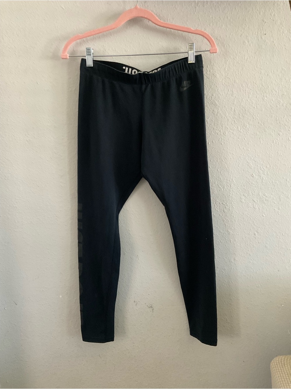Nike Black Performance Leggings with Subtle Logo